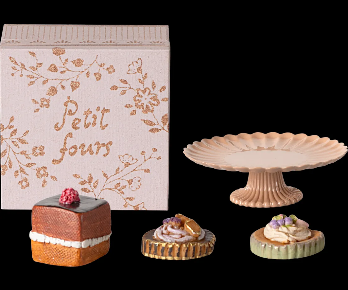 Shop Maileg Cakes and cakestand, Mini