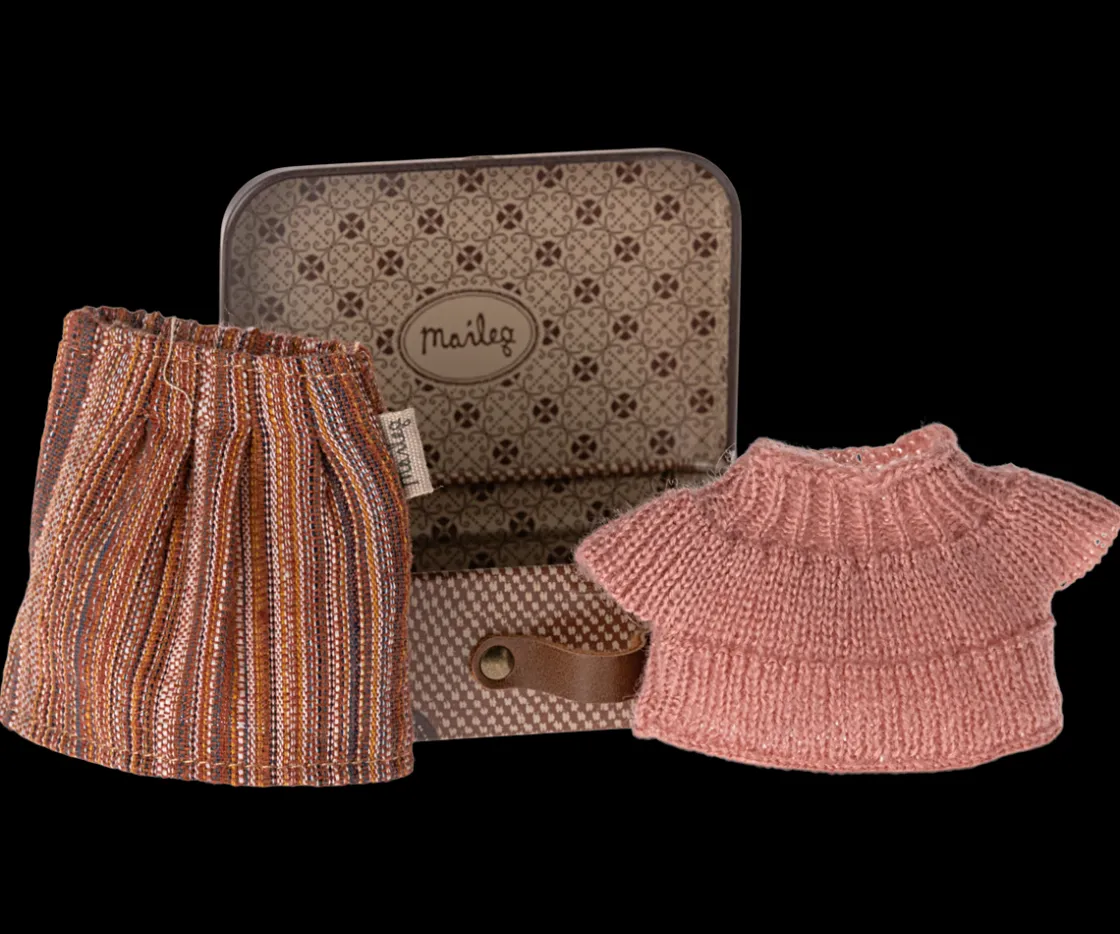 Hot Maileg Knitted blouse and skirt in suitcase, Grandma mouse