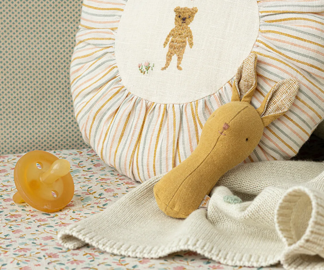 Shop Maileg Lullaby friends, Bunny rattle - Dusty yellow