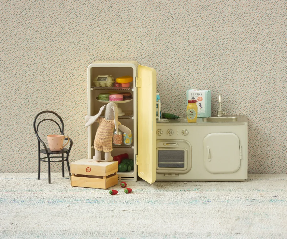 Hot Maileg Miniature fridge - Yellow